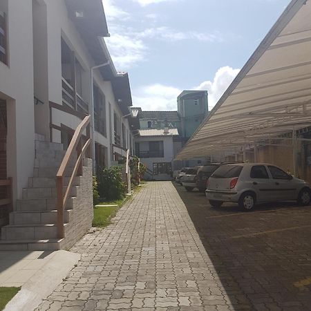 Solar Norte No Centro Dos Ingleses A 100 Metros Da Praia ฟลอเรียนอโปลิส ภายนอก รูปภาพ