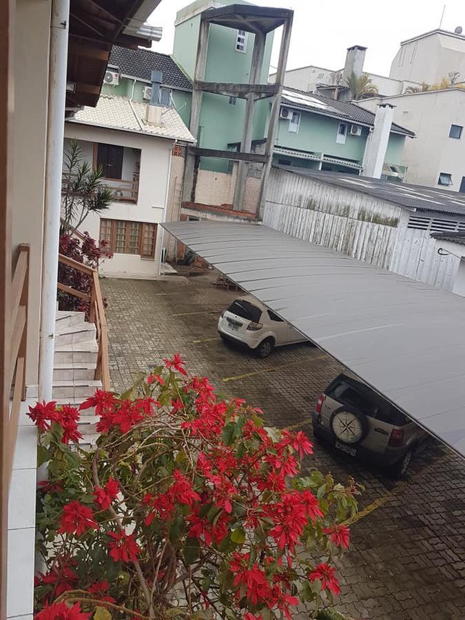 Solar Norte No Centro Dos Ingleses A 100 Metros Da Praia ฟลอเรียนอโปลิส ภายนอก รูปภาพ