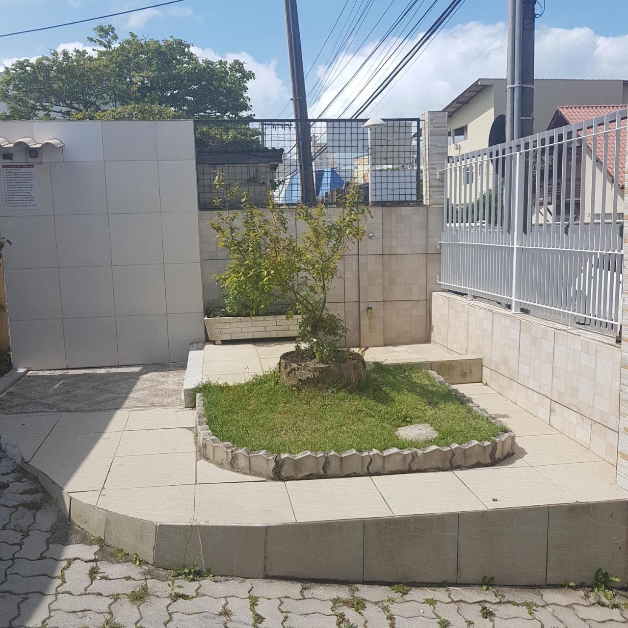 Solar Norte No Centro Dos Ingleses A 100 Metros Da Praia ฟลอเรียนอโปลิส ภายนอก รูปภาพ